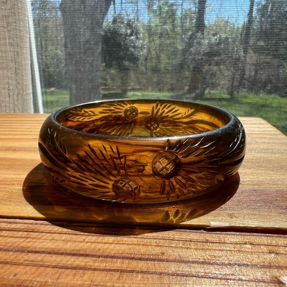 Vintage Carved Lucite Bangle Bracelet Amber Swirl Pineapple Tropical Chunky